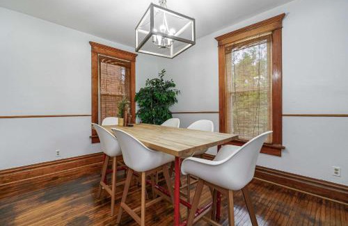 Weinland Park House | Sparkling 3BR Remodeled Walk to Campus Short North