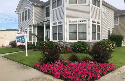 Point Lookout House | Sparkling Beach House in the Heart of Point Lookout