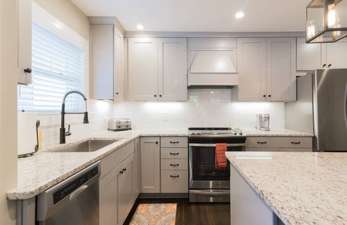 Plaza Midwood House | *Sparkling Clean* 5-Star Modern Luxury Near Uptown