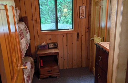 Hartland Cottage | Sparkling Great Moose Lake,Peaceful Cove,Awesome Sunsets,Gradual Sandy Beach,AC