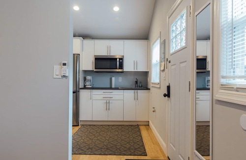 Newark House | Sparkling Guesthouse in Ironbound, mins 2 NYC, EWR