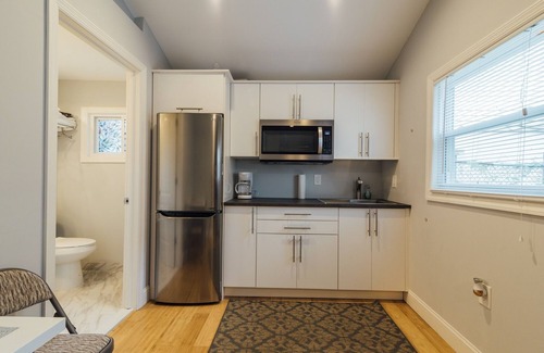 Newark House | Sparkling Guesthouse in Ironbound, mins 2 NYC, EWR