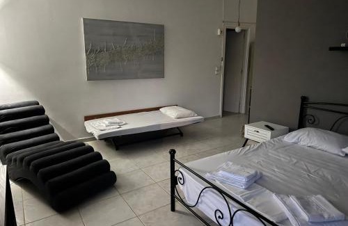 Saronikos Apartment | Sparrow s nest