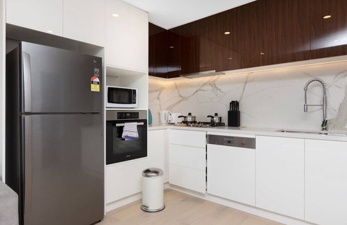 Doncaster East Apartment | Specious 2beds Apt Doncaster east Wifi and carpark