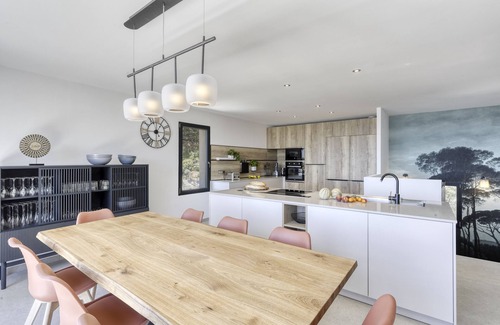 Le Rayol Villa | Spectacular sea view/shops and beach within walking distance/Luxury