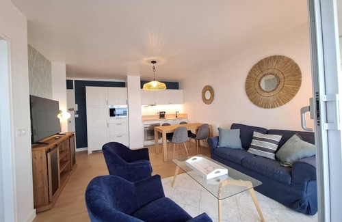 Agon-Coutainville Apartment | SPECTACULAR SEA VIEW MAGNIFICENT BRIGHT 3* APARTMENT WITH ALL COMFORTS & TERRACE