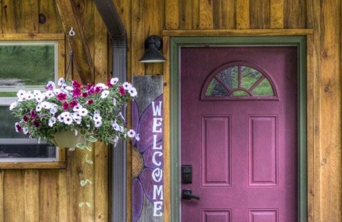 Rapid City Cabin | Spectacular setting, amenities, and centrally located to Mt. Rushmore and Custer State Park, and hiking. WiFi. Excellent cell service (Verizon & ATT). Private campfire and fireplace. Off-season discounts. No extra fees.