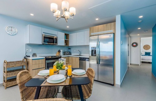 Noord Condo | Spectacular Views in Every Direction