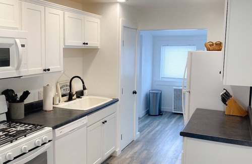 Williams House | Spectacular Yard Fire Pit 3 Blocks to Dwntn Williams Rt 66 Guest Favorite