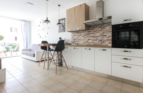 Isca Marina Apartment | Spend a wonderful vacation in this apartment near the beach.