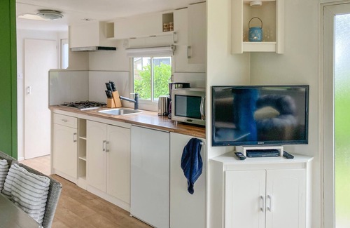 Workum House | Spend a wonderful vacation in the inviting vacation home near the beach.