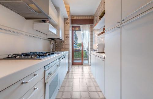 Barbarano Apartment | Spiaggia d'oro Apartment Lake View