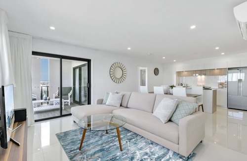 Broadbeach Waters Apartment | Spice Broadbeach - GCLR