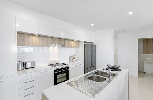 Broadbeach Waters Apartment | Spice Broadbeach - GCLR