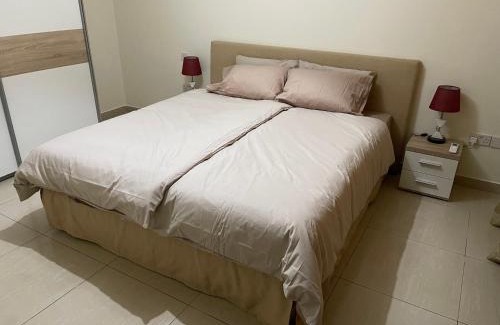 Paceville Apartment | Spinola Bay Apt - Beatiful 3-Double Bed apt near beach in Prime Location