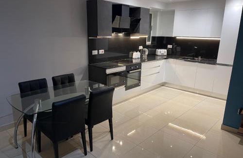 Paceville Apartment | Spinola Bay Apt - Beatiful 3-Double Bed apt near beach in Prime Location