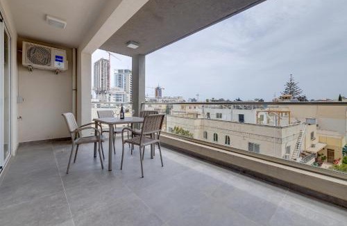 Swieqi Apartment | Splendid 2BR Apartment, steps to St Georges Bay