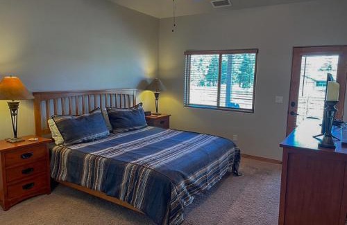 Williams House | Splendid 3BR Cottage Sleeps 10 Ideal Location for Key Attractions Great Value Lots of Amenities