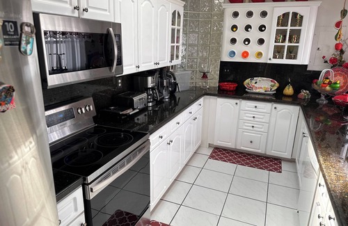 Ludlam House | Splendid and Spacious Pool Home