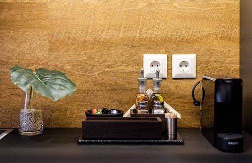 Makrigianni Villa | Splendid Athens Apartment | 4 Bedrooms | Apartment Emperor | Balcony.