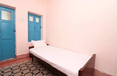 Cuttack Hotel | SPOT ON 44329 Sri Krishna Inn Lodging & Boarding