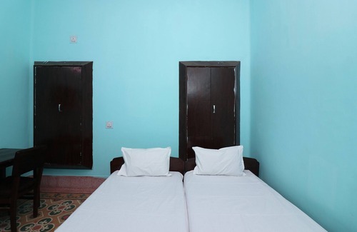Cuttack Hotel | SPOT ON 44329 Sri Krishna Inn Lodging & Boarding