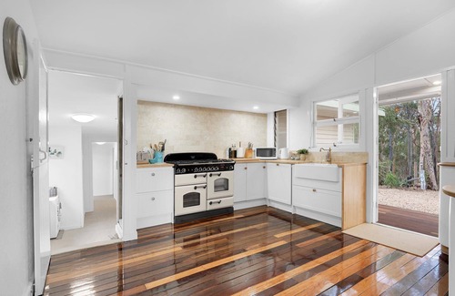 Laidley South House | Spotted Gum - A Tranquil Mountain Retreat Surrounded by Nature