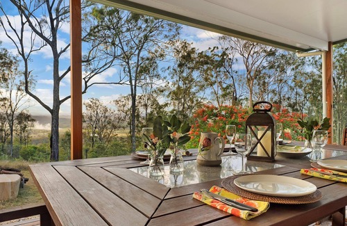 Laidley South House | Spotted Gum - A Tranquil Mountain Retreat Surrounded by Nature
