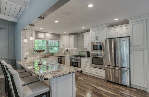 Melbourne House | Sprawling 5bd/3ba Pool Spa Chef Kitchen Dntn Melb