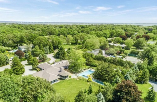 Remsenburg House | Sprawling Southhampton Township Ranchnn
