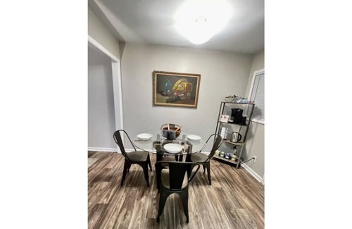 Mableton House | Spring Townhome mins to Six Flags Truist Park ATL