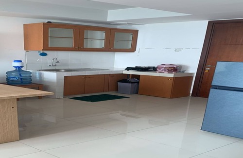 Old Jakarta Apartment | Springhill Royale Suites Sky Pool