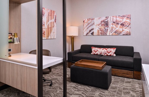 Greensboro Hotel | SpringHill Suites by Marriott Greensboro Airport