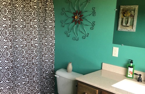 Newell Cabin | Spur Creek Lodge on the prairie - Buffalo and longhorns