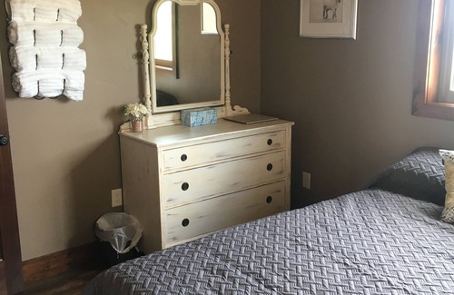 Newell Cabin | Spur Creek Lodge on the prairie - Buffalo and longhorns