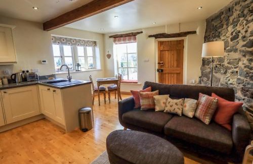 Thornthwaite House | Squirrel Cottage