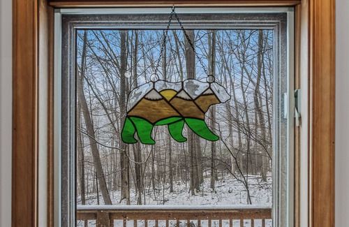 Berkeley Springs Cabin | Sqyrls Nest - 3BR Retreat With a Hot Tub