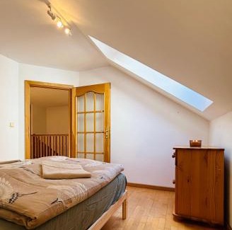 Stara Tura Apartment | Srdce Mesta V Podkroví - slnečný apartmán s balkónom