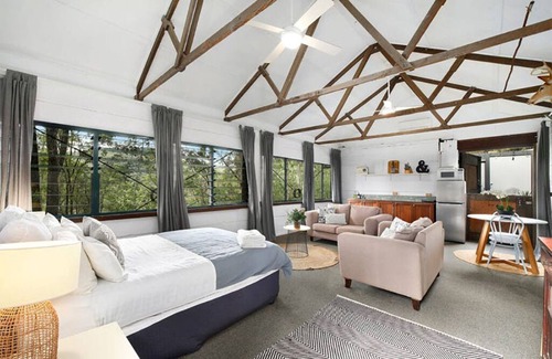 St. Albans Cabin | St Albans Stables - self contained studio styled accommodation (very rustic!)