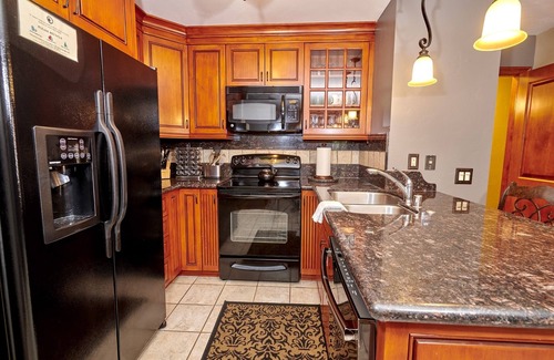 Mammoth Lakes Condo | St. Anton Courtyard View Ski-in/out 1-bedroom Condo