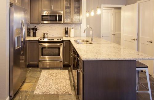 Mammoth Lakes Apartment | St Anton Street View Ski-In & Out 1-Bedroom Condo