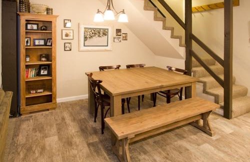 Mammoth Lakes Apartment | St Anton Wooded View 2-Bedroom Condos with Ski Lockers