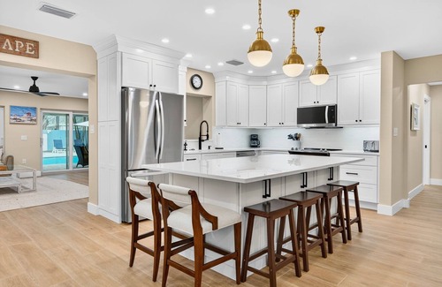 Ringling Estates House | ST. ARMANDS CIRCLE, 3 Bedroom 3 Bath, Heated Pool!