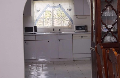 Burnt Savanna House | *St Elizabeth Countryside Retreat* WIFI, Near Jamaica Zoo