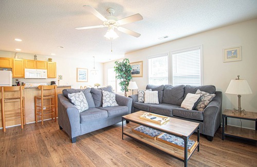 St. James Condo | St James Hideaway: Charming 2-bedroom condo with WiFi, AC in lovely Southport