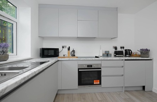 South Ruislip Apartment | St Martins 2 Bedroom & 2 Bathroom Apt. 1 - Ruislip