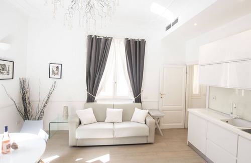 Rione XIV Borgo Apartment | St. Peter Beautiful 2BR Apartment