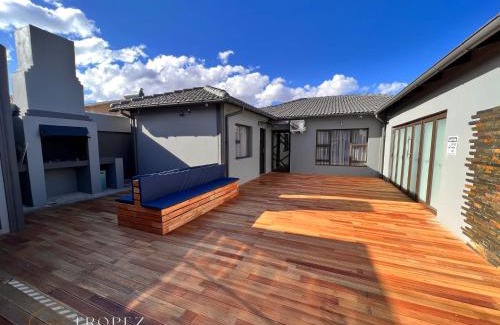 Phuthaditjhaba House | St Tropez Guest House