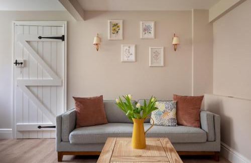 Baslow House | Stable Cottage Chatsworth Estate