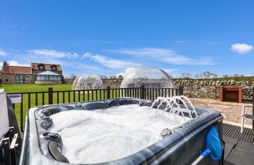 Bamburgh House | Stable Cottage - North East Escapes